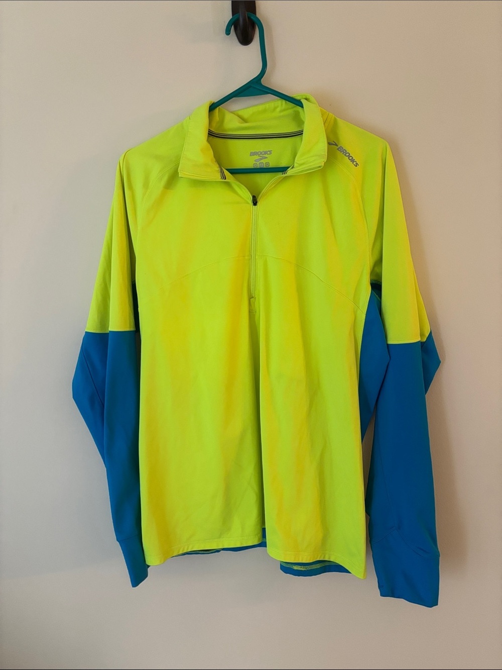 Brooks Men’s Neon Yellow and Blue Performance Pullover